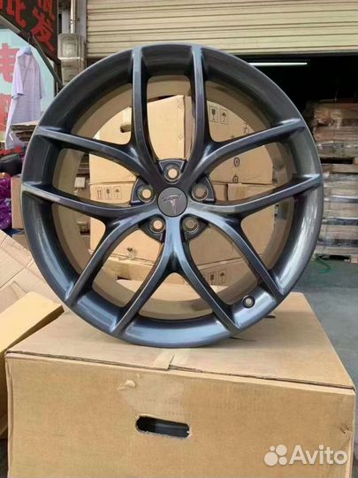 Оригинал Литые диски Tesla 3 Перформанс r19