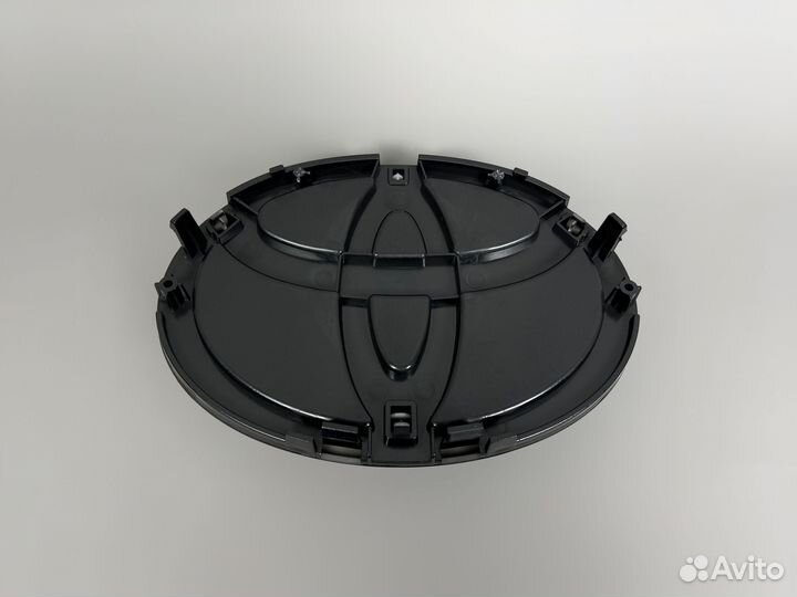 Эмблема в решетку Toyota Land Cruiser Prado 150