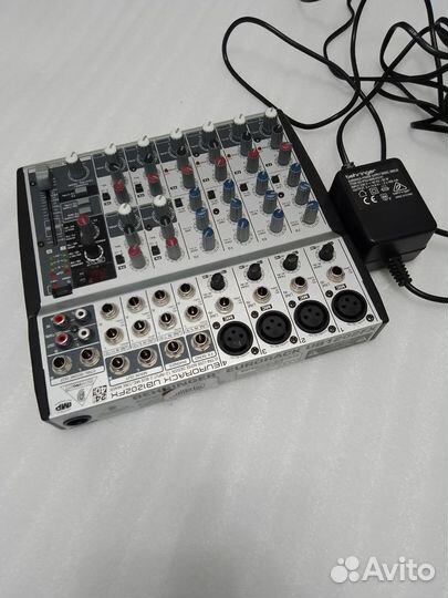Микшер Behringer UB1202fx