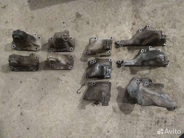 Опора двигателя Mercedes a1372230404