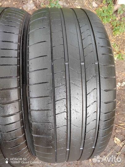 Pirelli P Zero PZ4 275/40 R22 и 315/35 R22 111Y