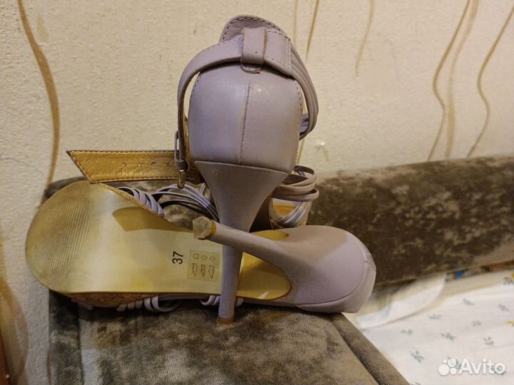 Босоножки 37