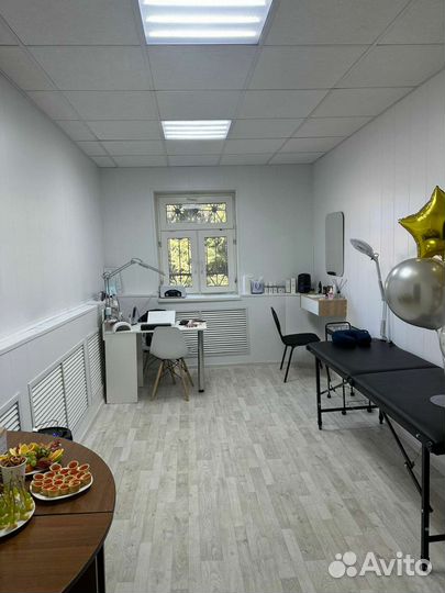 Административное здание с арендаторами