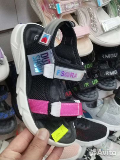 Сандали для девочки новые