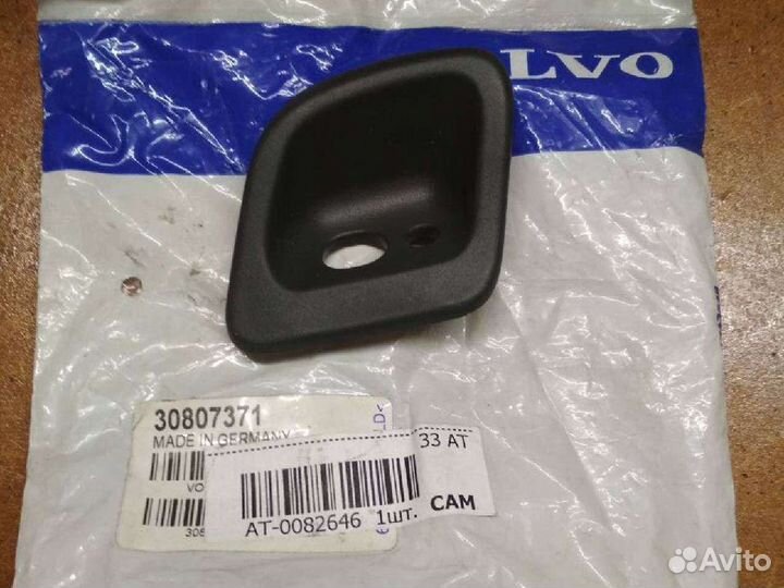 Заглушка бампера дворников volvo