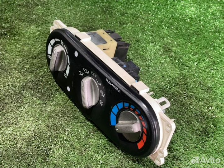 Блок управления отопителем Mazda Tribute