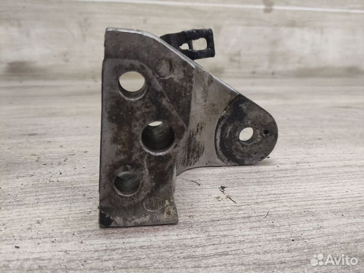 Кронштейн двс правый Hyundai Santa Fe 1 2.4