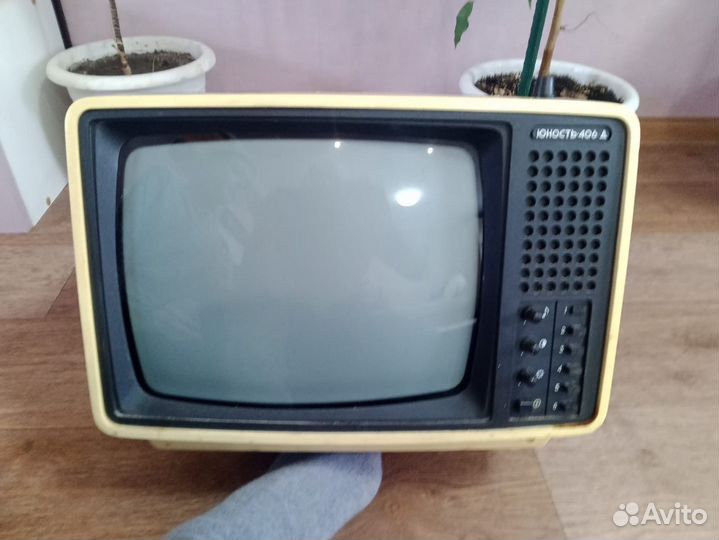 Приемник телевизионный юность 406д