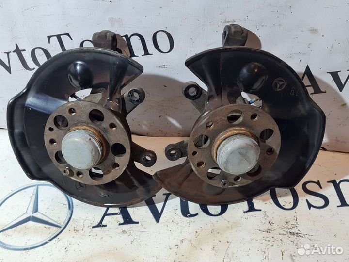 Кулак поворотный ступица цапфа Мерседес W414 Vaneo