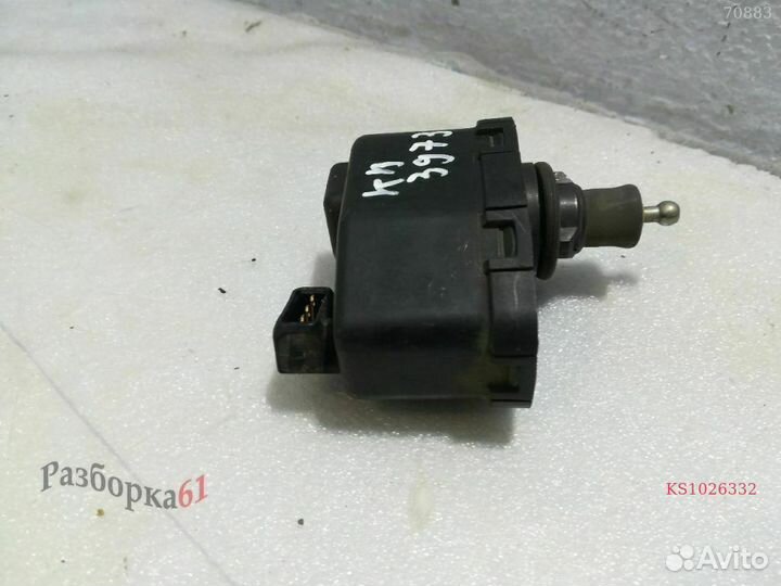 Мотор корректора фары audi 100 C4. hella