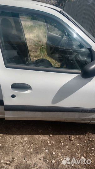 Дверь передняя правая renault symbol