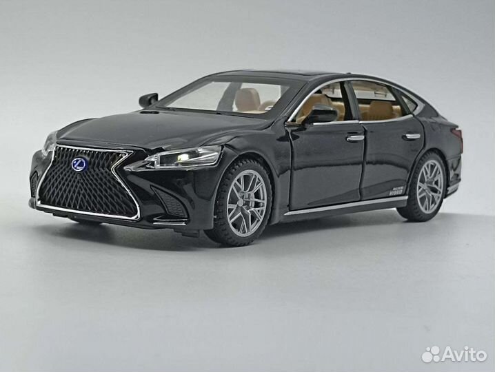 Коллекционные модели скидки машина Lexus ls500 h