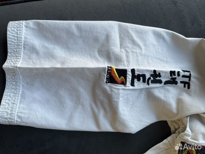 Форма для тхэквондо adidas