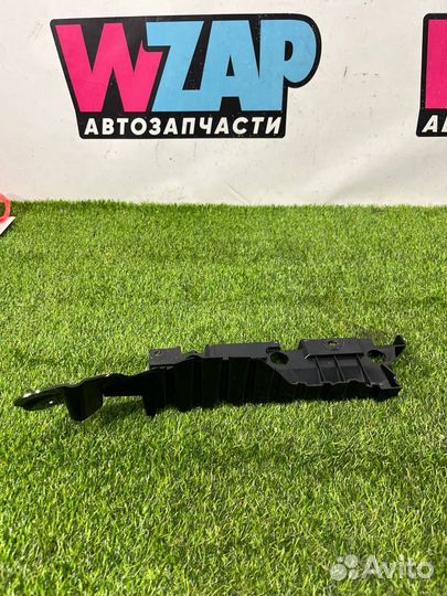 Кронштейн (крепление) Ford Escape 4 CX482 2021