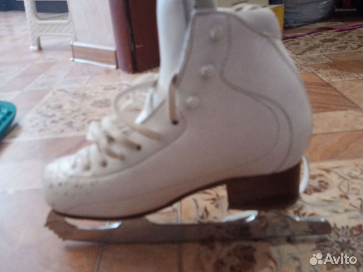 Фигурные коньки risport royal pro