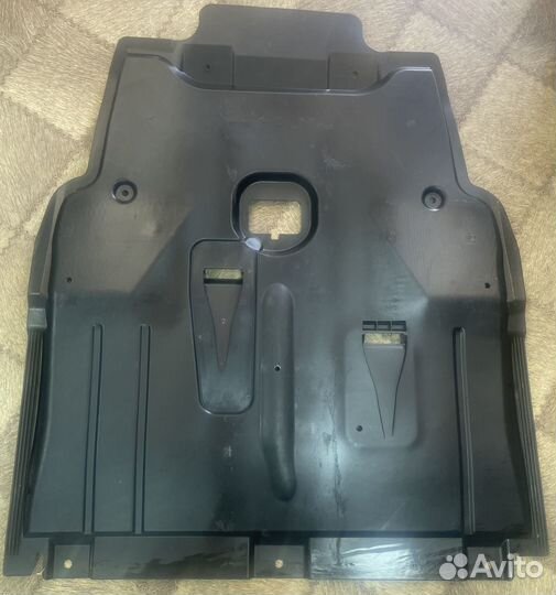 Защита двигателя Mercedes A2465200123