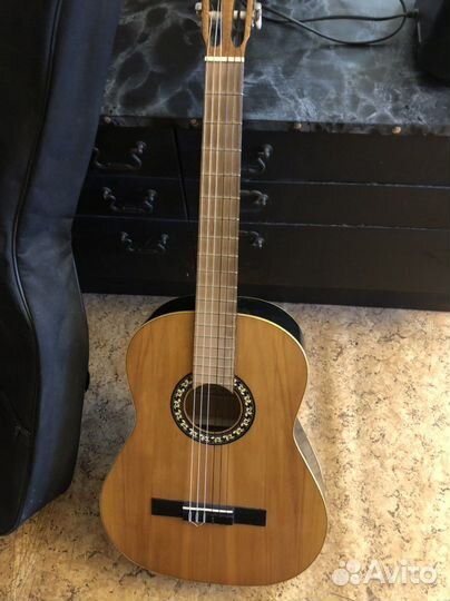 Гитара barcelona almansa espana
