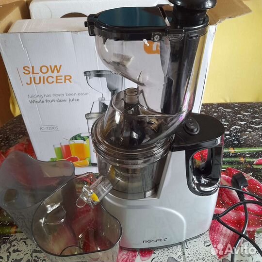 Соковыжималка шнековая miui новая