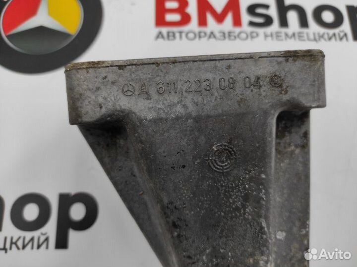 Кронштейн двигателя Mercedes-Benz E 270 Cdi W211