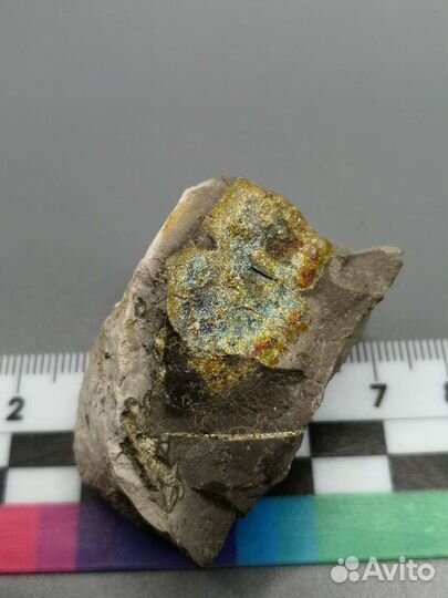 Радужный пирит (марказит, спектропирит)