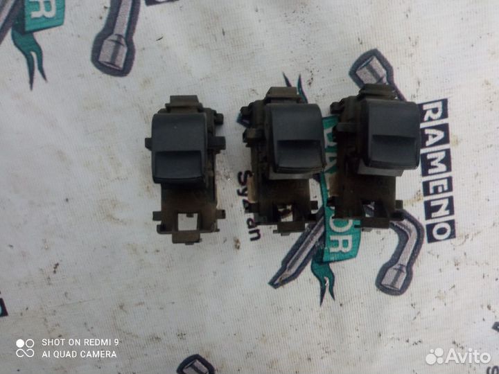Кнопка стеклоподъемника Toyota Camry acv40