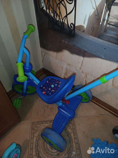 Велосипед трёхколёсный