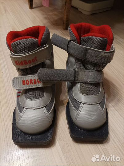 Лыжные ботинки