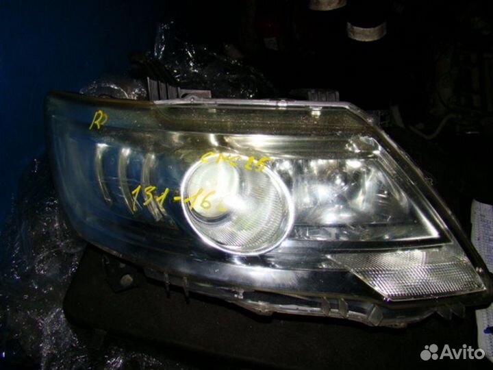 Фара передняя правая Nissan Serena C25 MR20DE