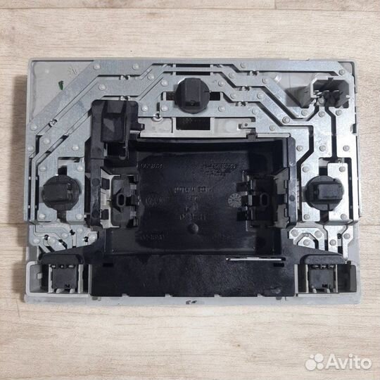 Плафон подсветки салона Volkswagen Polo седан 2016