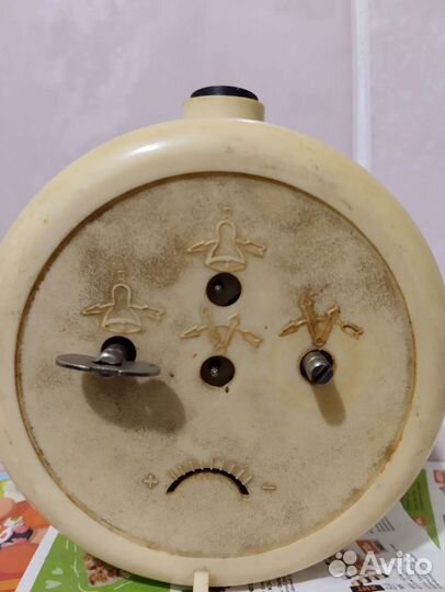 Часы будильник СССР
