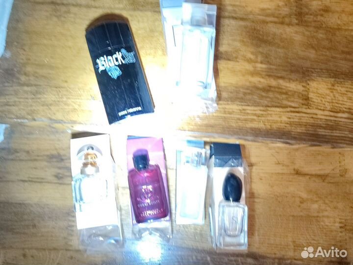 Пустые флаконы от парфюма с коробкой