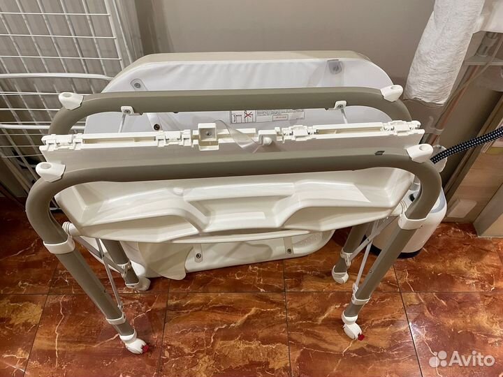 Пеленальный столик с ванночкой cam