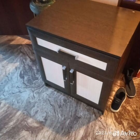 Тумба прикроватная