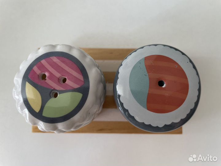 Набор солонка и перечница «Роллы»