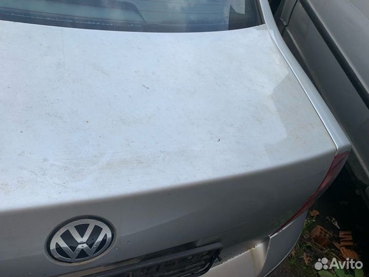 Крышка багажника хлопушка Volkswagen Passat B5