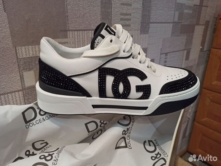 Кроссовки женские 38 размер новые