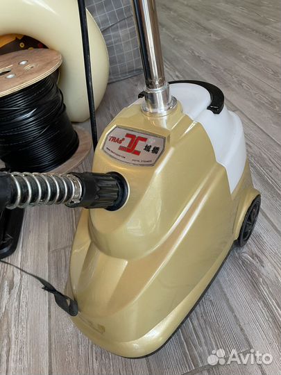 Отпариватель для одежды вертикальный