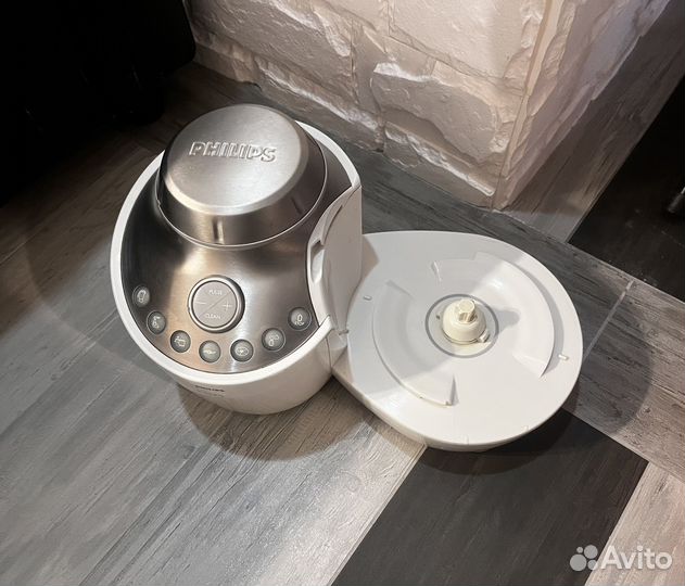 Кухонный комбайн Philips Essence HR7768