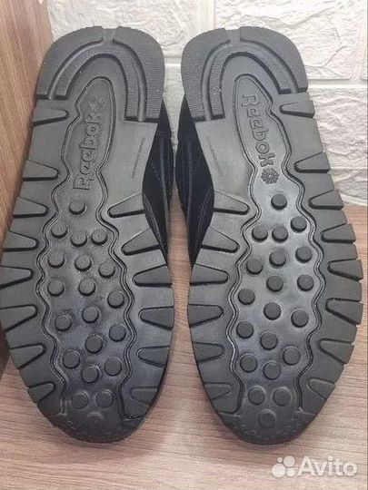 Кроссовки женские