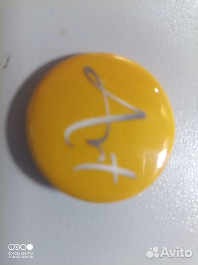 Значки юбилейной серии camel