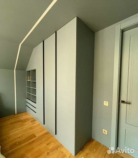 Шкаф распашной