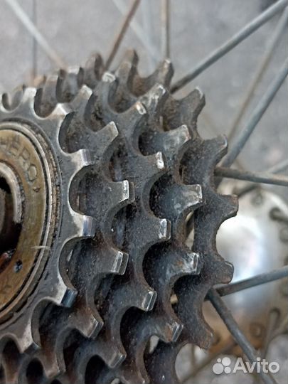 Колёса старт шоссе