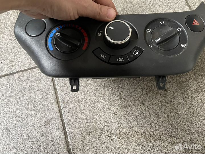 Блок управления отопителем Chevrolet Aveo T250
