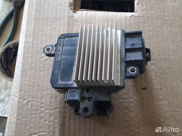 Блок управления вентилятором Toyota Lexus