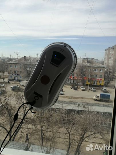 Робот мойщик окон