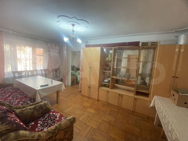 2-к. квартира, 42 м², 1/3 эт.