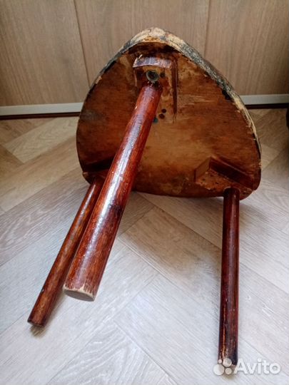 Стул трех ножный, табурет
