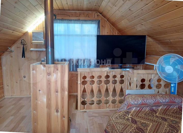 Дом 32 м² на участке 4 сот.