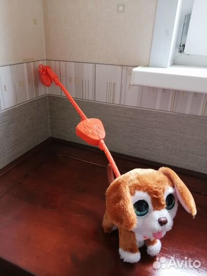 Игрушка собачка на поводке