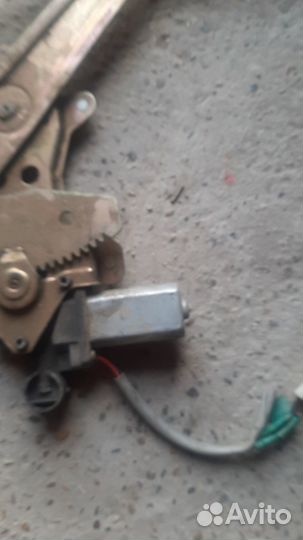 Правый передний стеклоподъёмник на Лифан Смайли